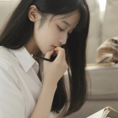头像女简单干净大方