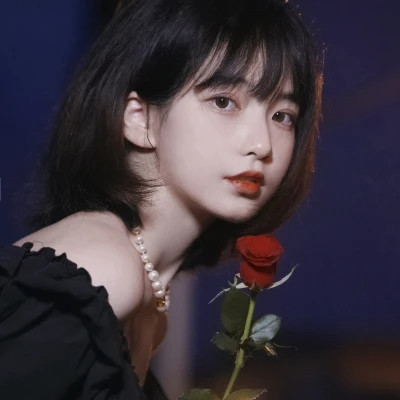 头像女简单干净大方