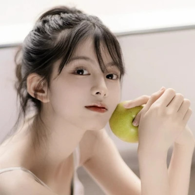 女生好看的头像简单大方