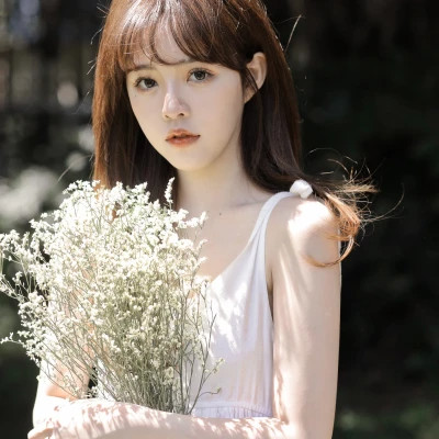 女生好看的头像简单大方