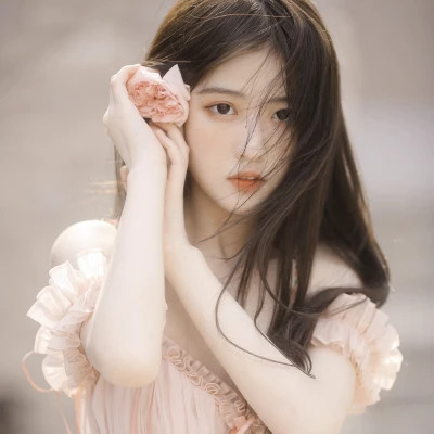 女生好看的头像简单大方