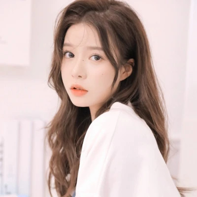 女生简单干净好看头像图片