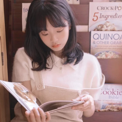 女生简单干净好看头像图片
