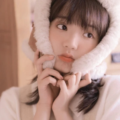 女生简单干净好看头像图片