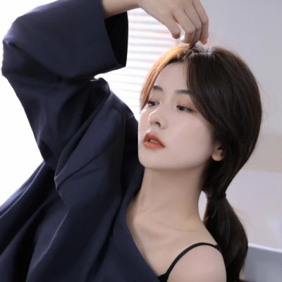 女生简单干净好看头像图片