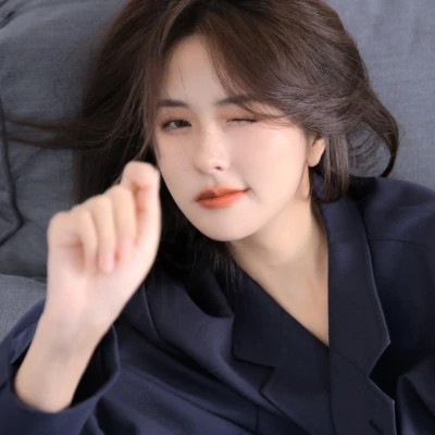 女生简单干净好看头像图片