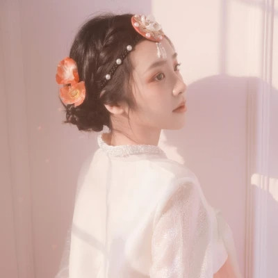 qq简单女头像图片高清