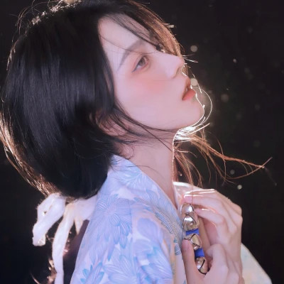 QQ头像女生简单气质清新图片