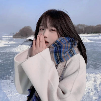 QQ头像女生简单气质清新图片