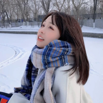 QQ头像女生简单气质清新图片