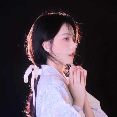 QQ头像女生简单气质清新图片