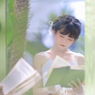 QQ头像女生简单气质清新图片