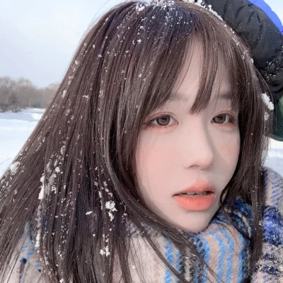 QQ头像女生简单气质清新图片