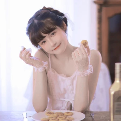 QQ头像女生简单气质清新图片