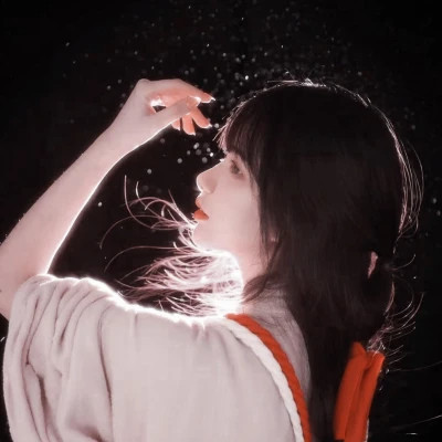 QQ头像女生简单气质清新图片