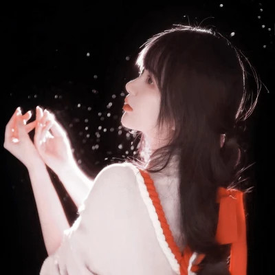 QQ头像女生简单气质清新图片