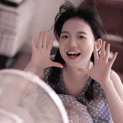 简单简约高清又很清新的女头