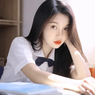 简单很有气质的女生头像真人照片