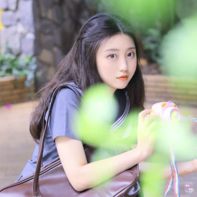 简单很有气质的女生头像真人照片