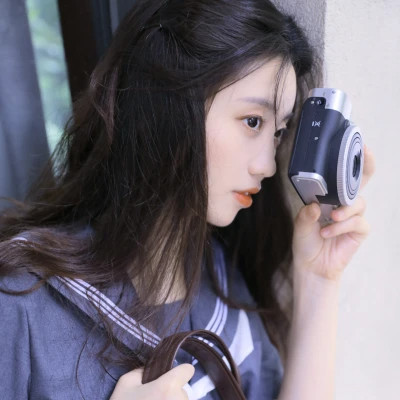 简单很有气质的女生头像真人照片