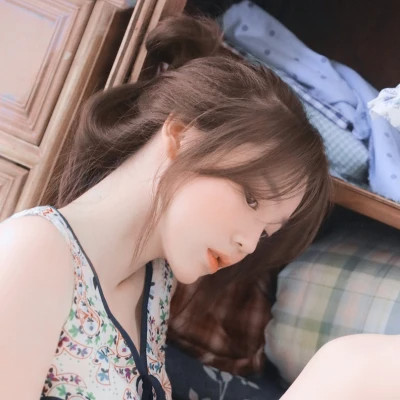 简单很有气质的女生头像真人照片
