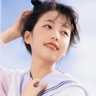 简单很有气质的女生头像真人照片