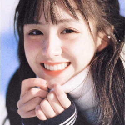 简单很有气质的女生头像真人照片