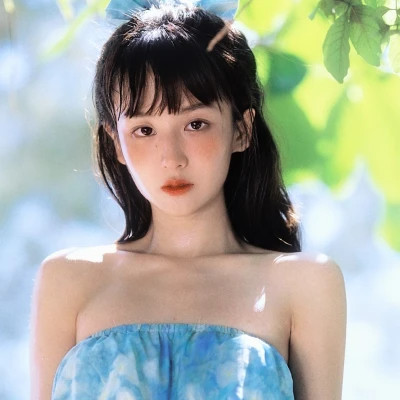 简单很有气质的女生头像真人照片