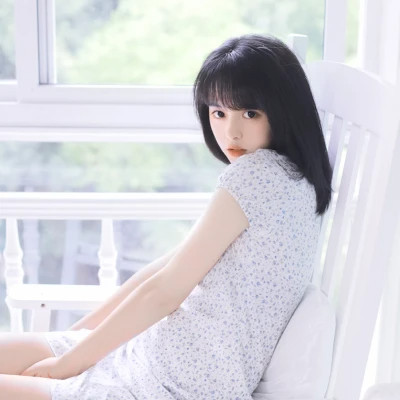 2025女生头像简单气质