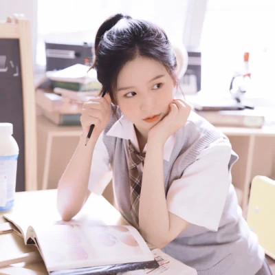 2025女生头像简单气质