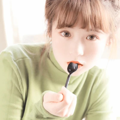 治愈头像女简单干净气质