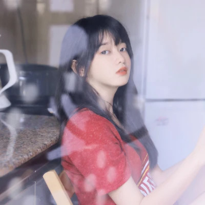 治愈头像女简单干净气质