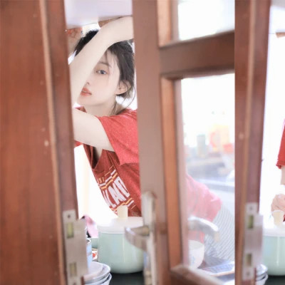 治愈头像女简单干净气质