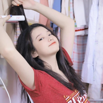 治愈头像女简单干净气质