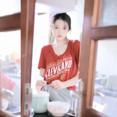 治愈头像女简单干净气质