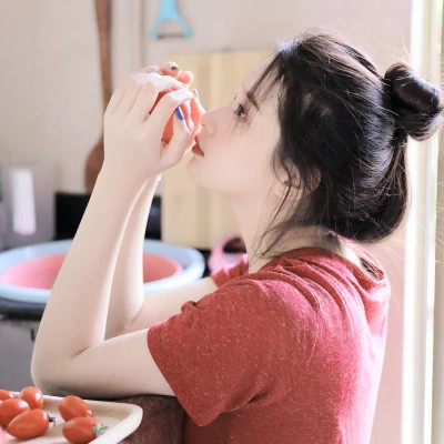 治愈头像女简单干净气质