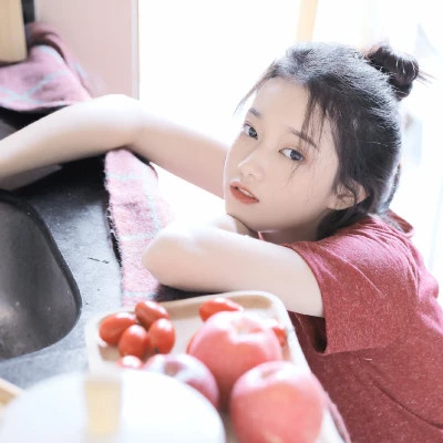 治愈头像女简单干净气质