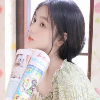 2025简单气质的女生头像