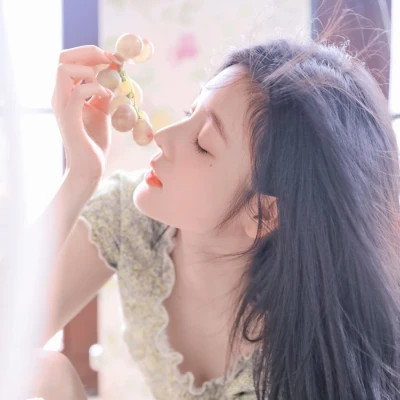 2025简单气质的女生头像
