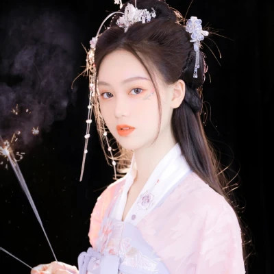 2025简单气质的女生头像