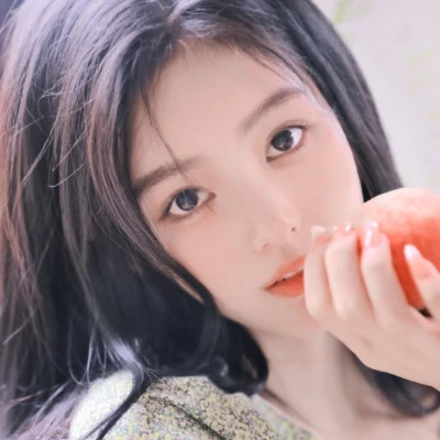 2025简单气质的女生头像