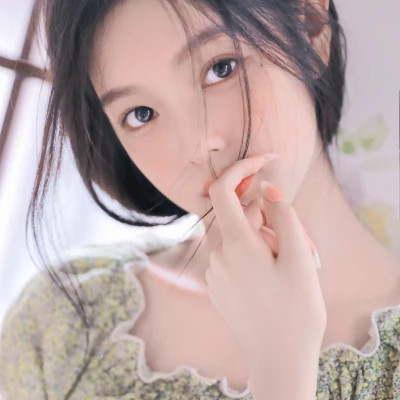 2025简单气质的女生头像