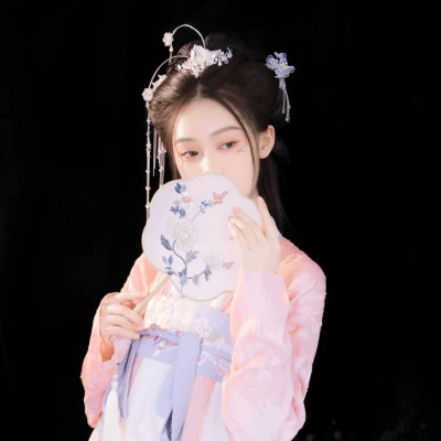 2025简单气质的女生头像