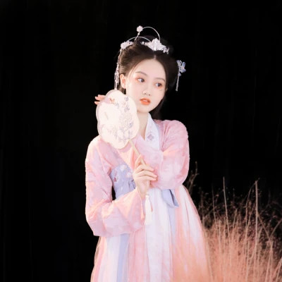 2025简单气质的女生头像