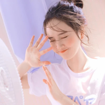 2025简单气质的女生头像
