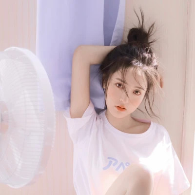 2025简单气质的女生头像
