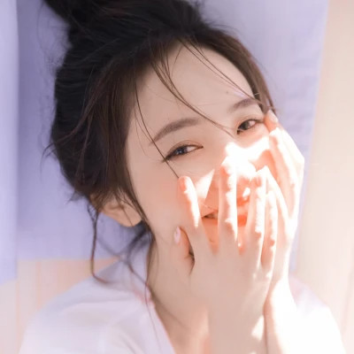 2025简单气质的女生头像