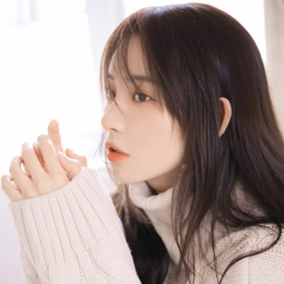2025简单气质的女生头像