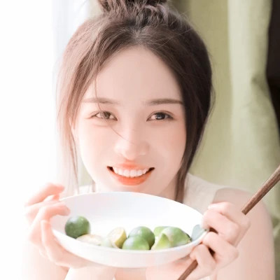 2025简单气质的女生头像
