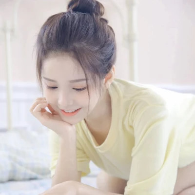 清新素雅简单女头像图片